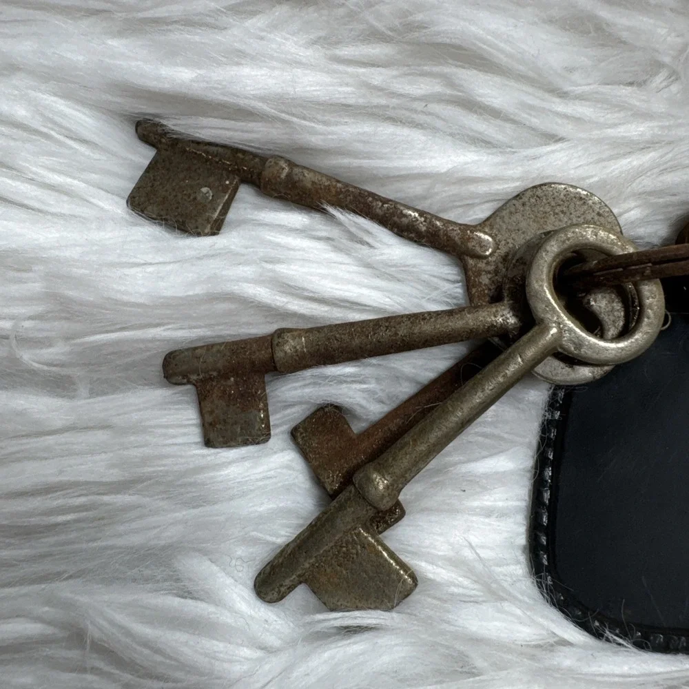 Antique 1900's Skelton Keys Lot Pennsylvania Exxon Rustic Retro Movie Prop Rare!